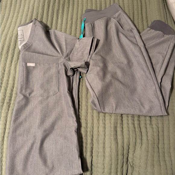 Figs graphite scrub set (will split if neded) - Picture 5 of 7